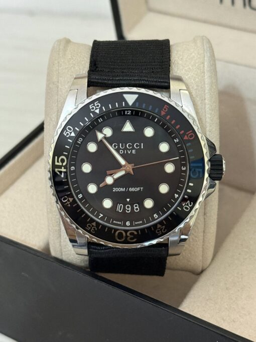 Reloj Gucci Dive 136.2 para caballero