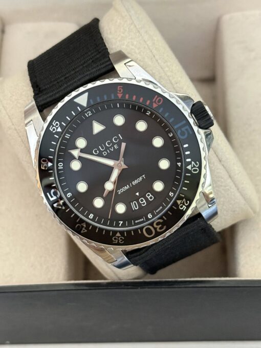 Reloj Gucci Dive 136.2 para caballero