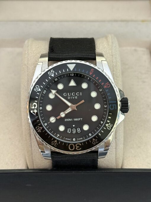 Reloj Gucci Dive 136.2 para caballero